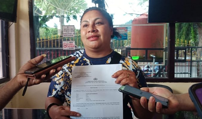 Sulistiawati Rumbekwan Anggota Dprd Yapen Datangi Spkt Polres Yapen