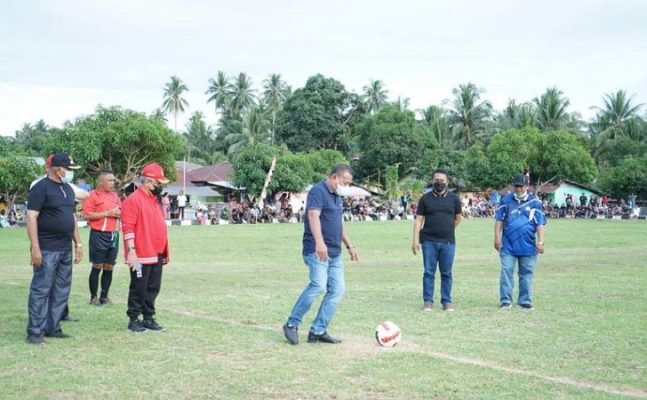 Tendangan Depri Pontoh Hentakkan Lapangan Rajawali Minanga Suara