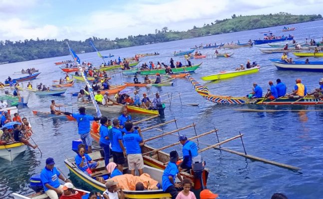 Perahu hias