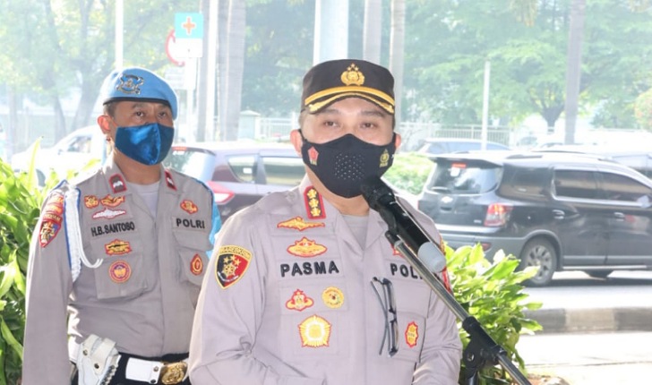 Kapolres Metro Jakarta Barat Mengerahkan 349 Personil Gabungan untuk Mengamankan Aksi Mayday di Gedung DPR / MPR .