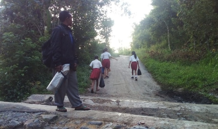 Secercah Semangat Perjuangan Sekolah dari Kampung Ujung Poco Ranaka Timur