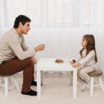 Tips Menghadapi Anak yang Suka Membuang Mainan ke Luar Jendela: Panduan Lengkap untuk Orang Tua dan Pendidik